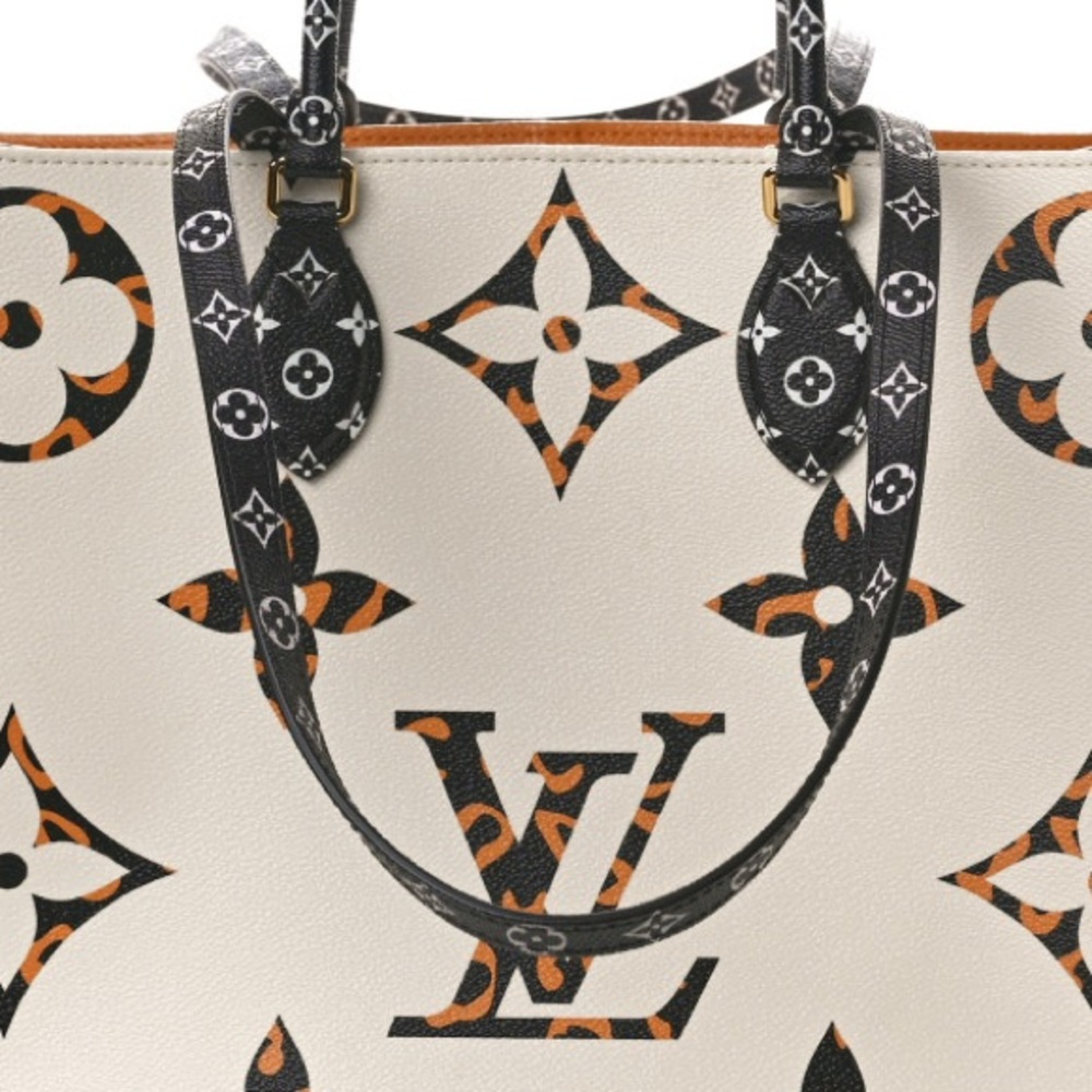 Monogram Giant Jungle Onthego
GM Ivory limited edition 
LOUIS VUITTON *Authentic